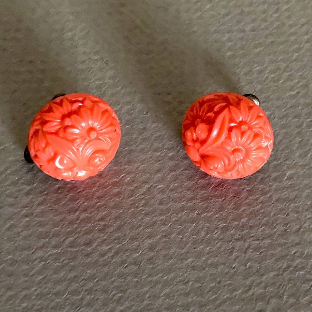 Celluloid faux coral screw back earrings vintage